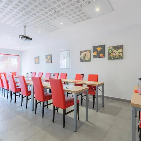 波尔多市圣让迪拉克机场公寓式酒店 圣让迪拉克